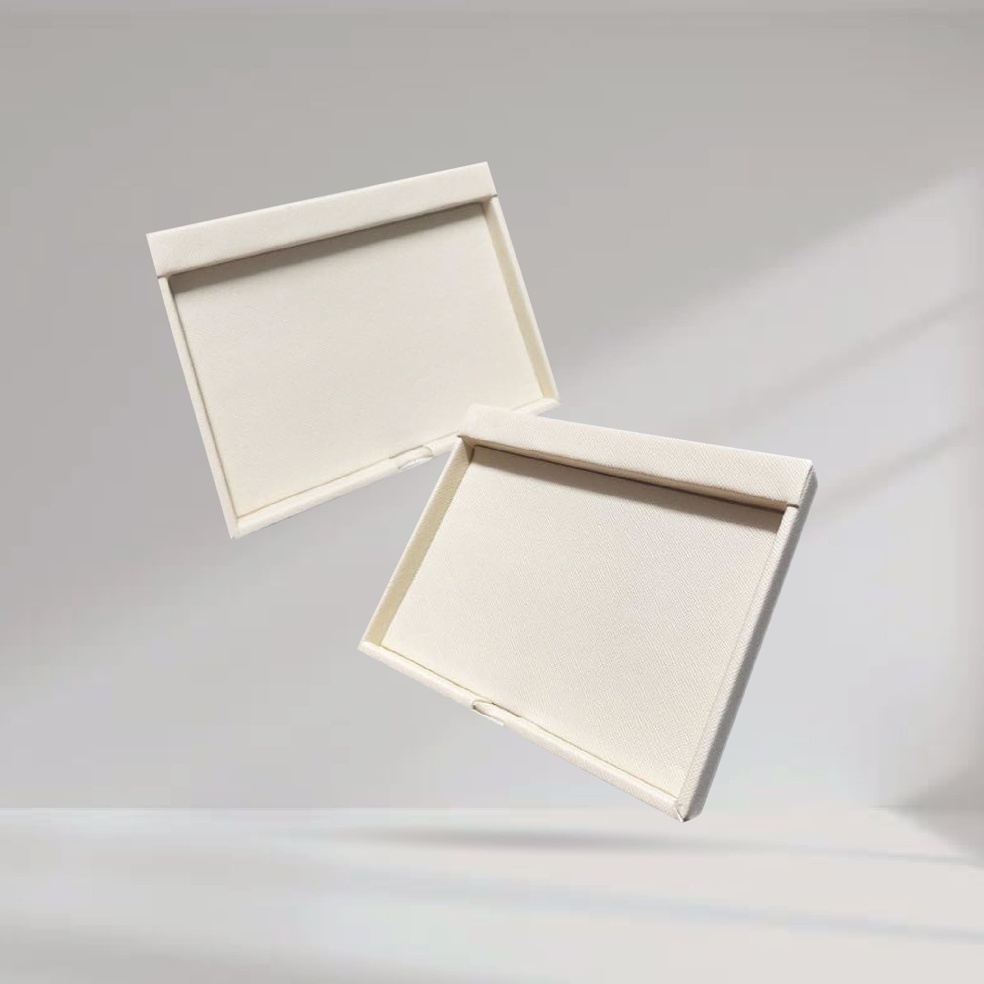 Room Service Leather Tray ถาดใส่ของในห้องพัก