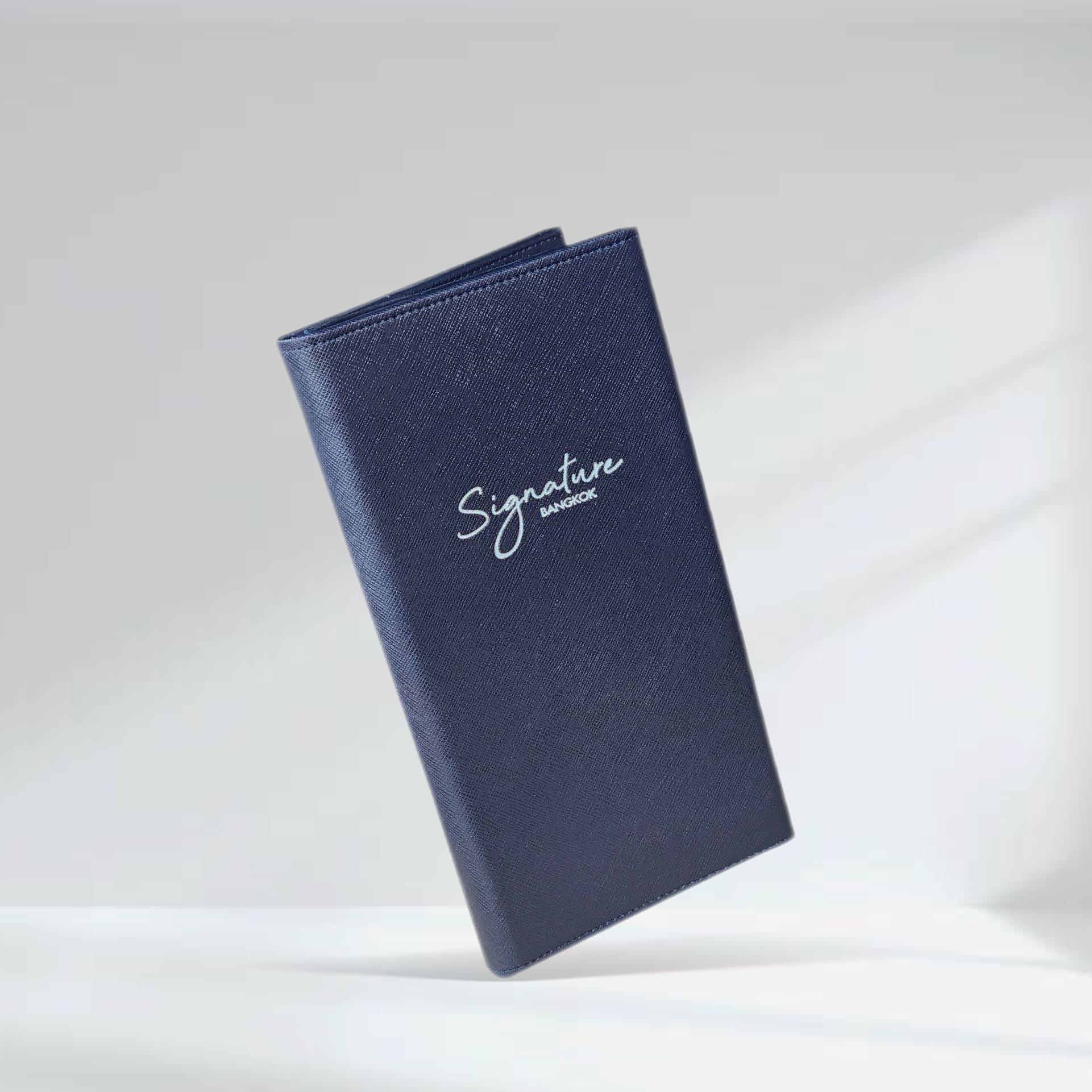 Four View - Leather Menu Cover ปกเมนูหนังเทียมพีวีซีพราด้า สีกรม